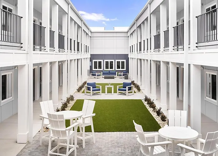 Stayapt * North Charleston